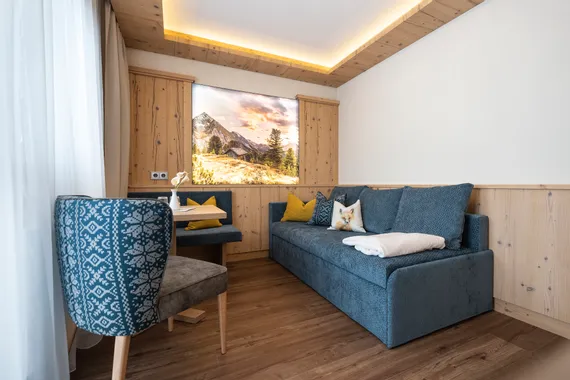 Suite_Alpengluehen_Hotel_Riedl_in_Koessen__c__Foto_Gretter__9_.jpg