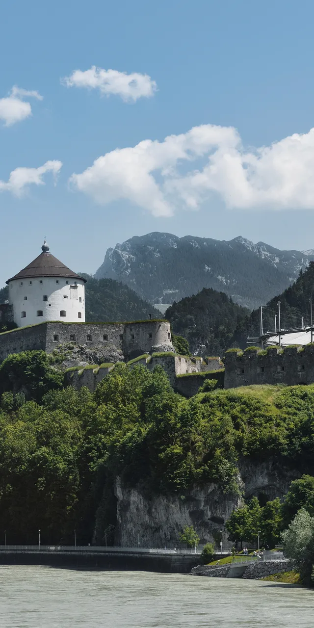 festung-kufstein-mit-inn-im-vordergrund_c_lolin.jpg